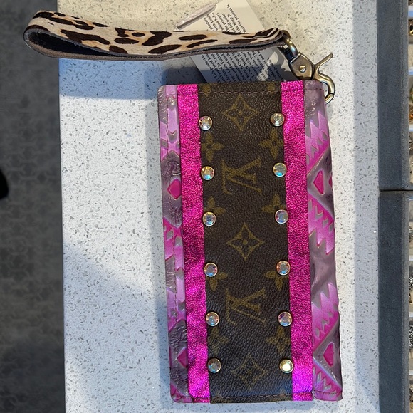 Keep it Gypsy Handbags - Keep it gypsy wristlet